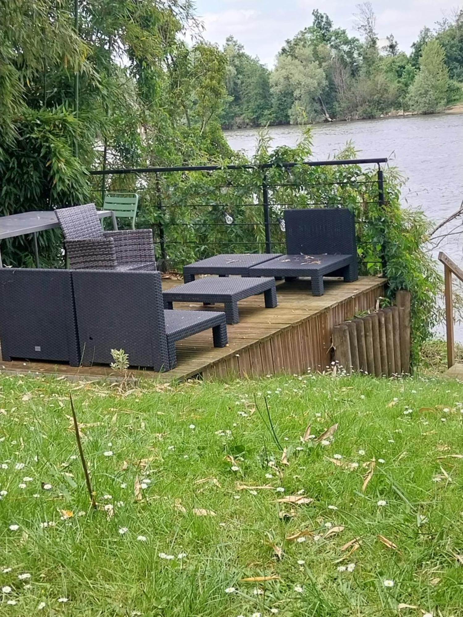 Les Seringats Poissy Exterior photo