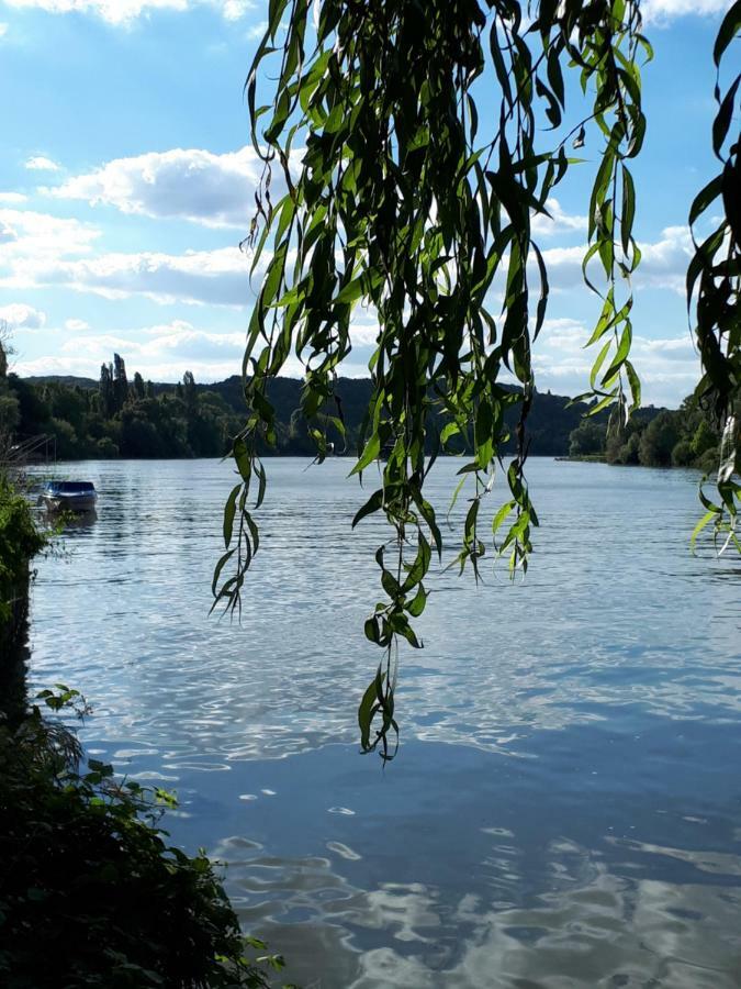 Les Seringats Poissy Exterior photo